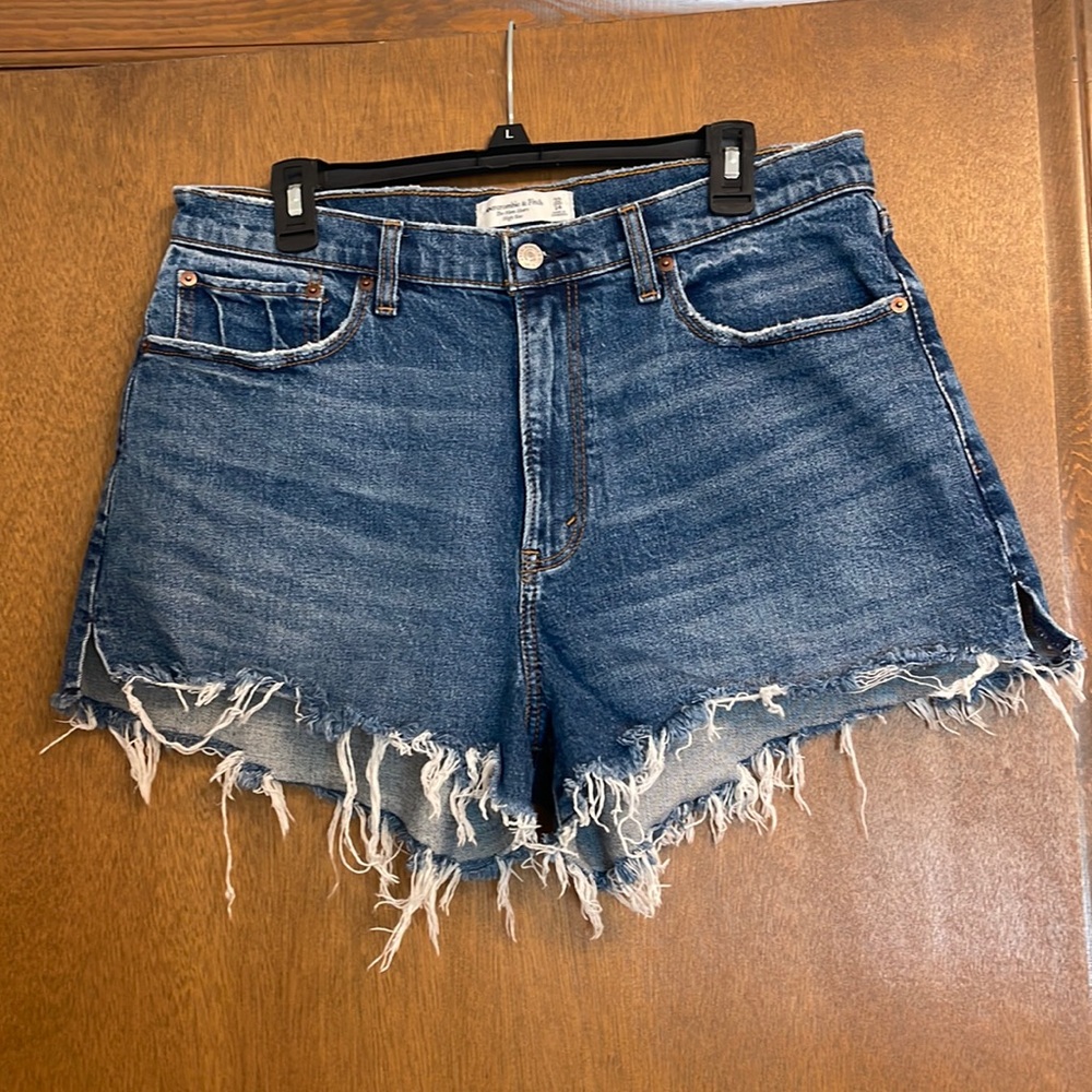 Abercrombie & Fitch Curve Love High Rise Mom Short